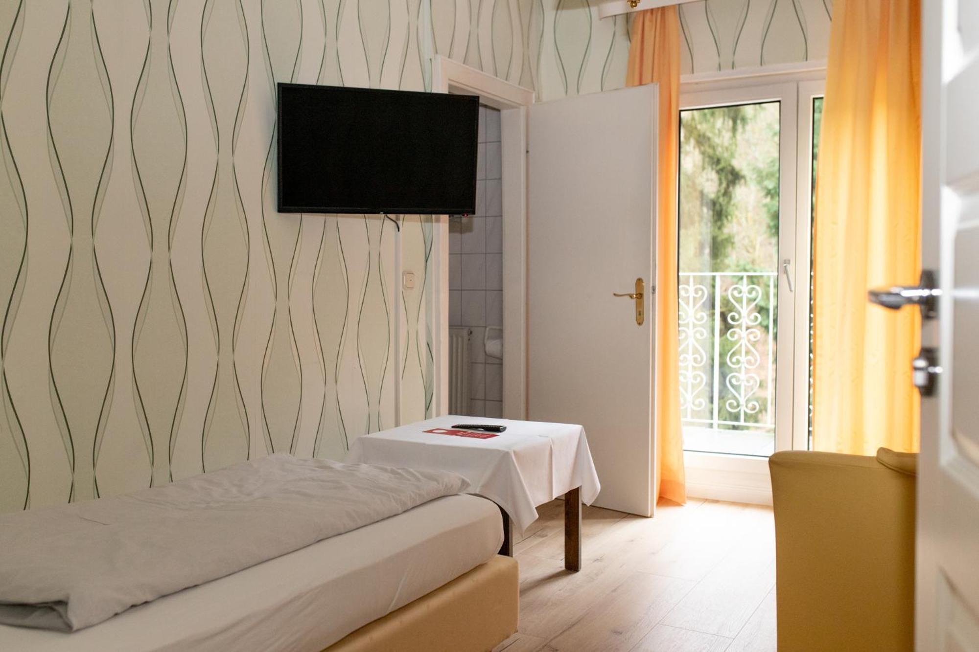 Kurhotel Quellenhof Bad Bertrich Room photo